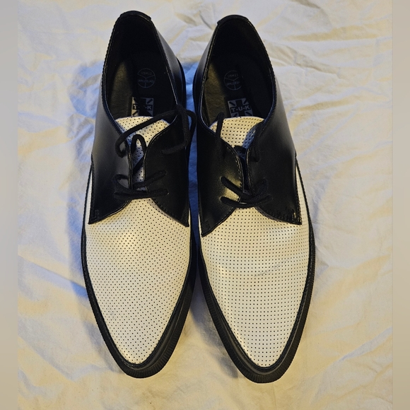 TUKs Classic Black and White Men's Oxfords - Picture 1 of 5
